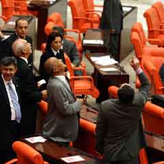 Nereye bakıyor bu milletvekilleri!