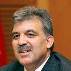Gül'den 'Türk Vatandaşlığı Kanunu'na onay