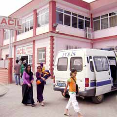 Mardin'de çok sayıda doktor gözaltına alındı
