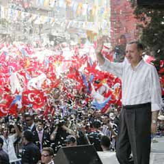 AK Parti yüzde 42 ile seçimlerin galibi