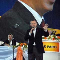 "Yabancılara en çok toprağı MHP-DSP-ANAP sattı"