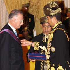 İhsanoğlu'na "Tan Sri" unvanı