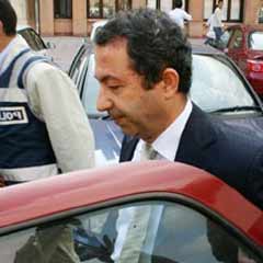 Garipoğlu'nun fabrikasına kaçak içki baskını
