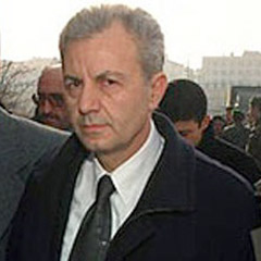 Eski Bakan teslim oldu