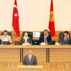 Gül Kırgız Meclisi'ne hitap etti