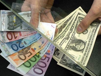 Dolar güne 1,5590 TL, Euro 2,1680 TL'den başladı