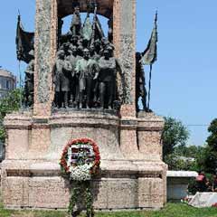 27 Mayısçılar, Atatürk anıtında darbeyi andı