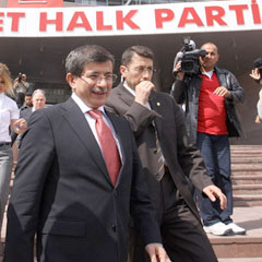 Davutoğlu'ndan muhalefet turu