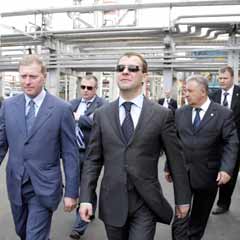 Medvedev: Ticaretimiz üçte bir azaldı