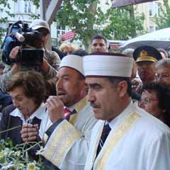 Şovmen imam ‘korsan’ çıktı!