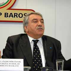 O hakimi yerden yere vurdu!