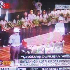 "Bu kadar insanımız varsa niye AK Parti geliyor?"