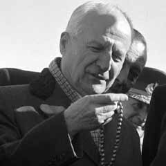 Kenan Evren'e bir sol, bir sağ darbe!