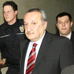 Ağar'ın davaya gelmemesi protesto edildi
