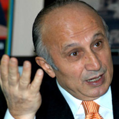 “Öyle herkesi değil, benim gibi adamı okuyun”