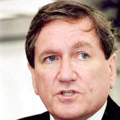 Holbrooke'tan "Pakistan'a ağır baskı" tavsiyesi