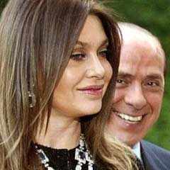 Berlusconi'ye eşinden boşanma davası