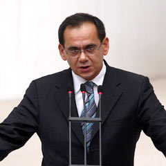 Demir: Bakan olduğumu yolda öğrendim