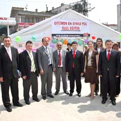 Gebze'de otizm farkındalık standı açıldı