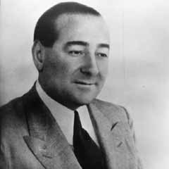 Adnan Menderes'in torunu, insanları güzelleştiriyor