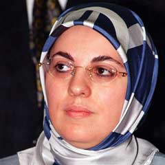 Başörtülü tartışılırdı, şimdi kocası bile tartışılıyor
