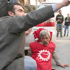 DİSK, "ille de Taksim" diyor!