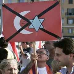 Büyükelçilik önünde Ermeni protestosu!