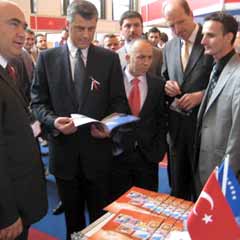 Kosova'da açılan fuara Türkiye'den 21 firma