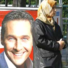 FPÖ lideri Strache, cami karşıtı gösteriye katılacak