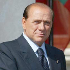 Depreme rağmen Berlusconi'nin popülaritesi yükseldi  