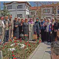 BBP'li kadınlar Yazıcıoğlu'nu kabri başında yad etti