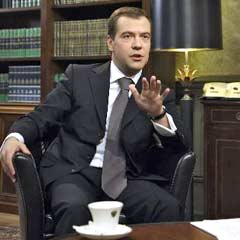 Medvedev 1 milyon istihdam sözü verdi