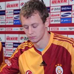 ''Galatasaray formasını uzun yıllar giymek istiyorum''