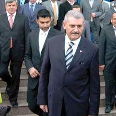 Yıldırım'dan Yazıcıoğlu'nun annesine taziye ziyareti