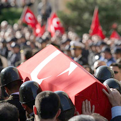 Dicle şehidini toprağa verdi