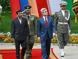 İran'ı Ermenistan ayakta tutuyor