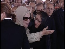 Emine Erdoğan ve Fatma Şahin'in gözyaşları