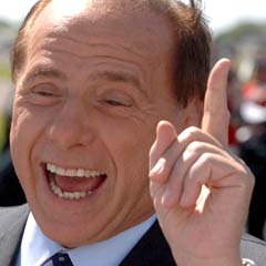 Berlusconi İtalya'ya dönüyor