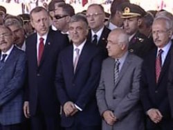 Şehitlerimizi devletin zirvesi uğurladı