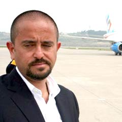 Şampanya patlatmışlar