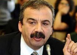 Sırrı sessizliğini küstahlıkla bozdu