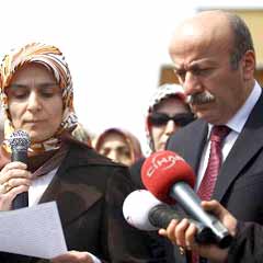 Saadet Partisi YSK'nın başörtüsü kararını protesto etti