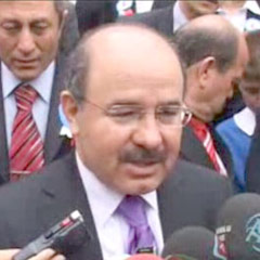 Bakan Çelik, esnafın yüzünü güldürdü