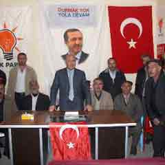 Başkan seçilmek için seçim beyannamesi hazırladı