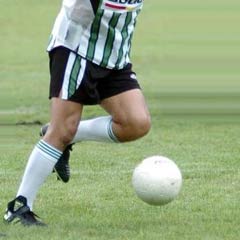 Futbolcu, gole giderken vurularak öldürüldü