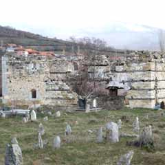 Akif'in babasının cami, harabe oldu