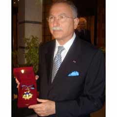 Mübarek'ten İhsanoğlu'na Devlet Nişanı