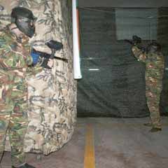 Bursalı gazetecilerin paintball savaşı
