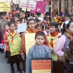 İzcilerden 'sigara ve alkole tepki' yürüyüşü