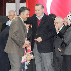 Başbakan'ı görmek için dua etti